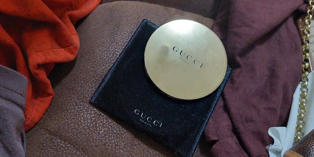 ORIG Gucci Beauty Mirror (Category: Makeup) located in Caloocan City. Submitted by tess0220 (Listing ID 1198741289, Image 1). Description: .