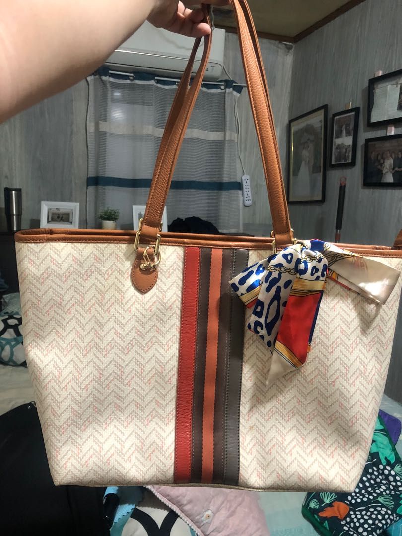 Original Esquire Tote Bag, Luxury, Bags & Wallets on Carousell