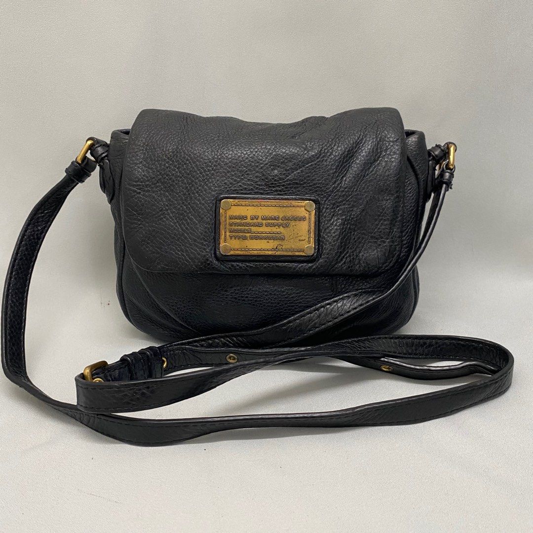Marc Jacobs Snapshot all black, Luxury, Bags & Wallets on Carousell