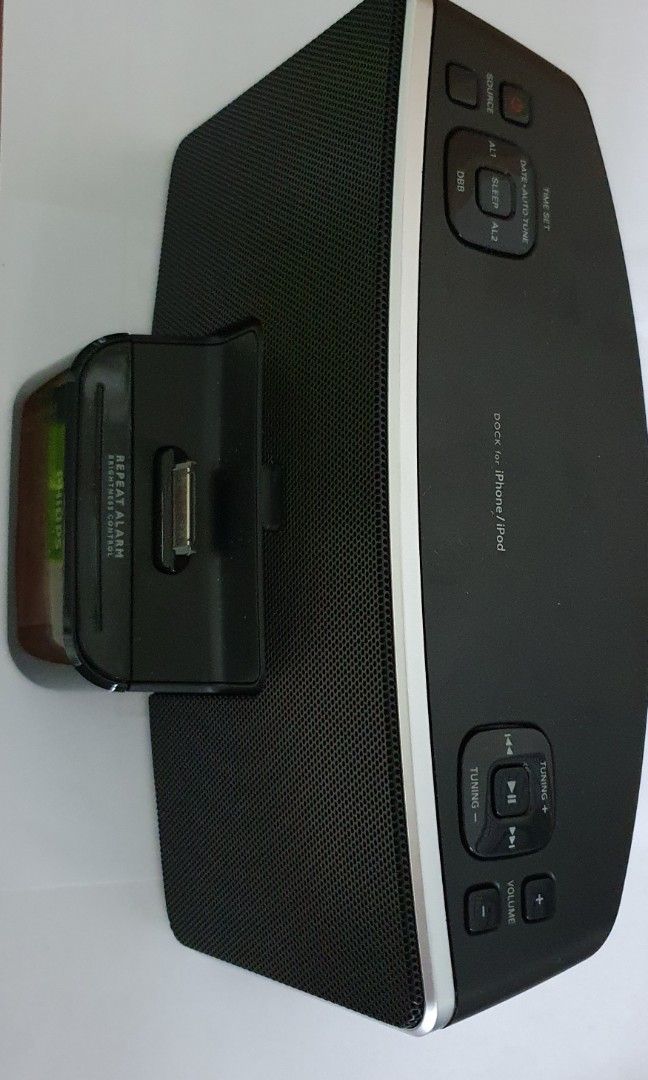 Philips Clock Radio for iphone / iPod Brand New, Audio, Portable