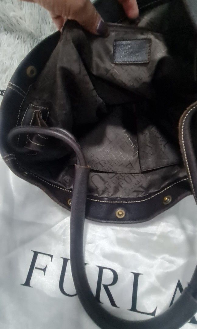 Pre owned: Furla Vintage Tote (Category: Luxury Bags & Wallets) located in Binan City. Submitted by thefayeshop (Listing ID 1198820288, Image 2). Description: .
