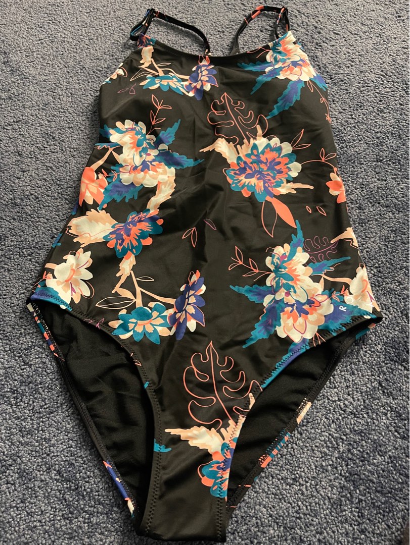 Roxy swimsuit, Women's Fashion, Swimwear, Bikinis & Swimsuits on Carousell