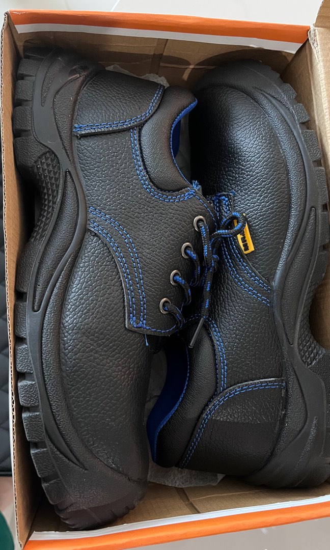 Safety Shoes Mr DIY Size 40, Men's Fashion, Footwear, Casual shoes on Carousell