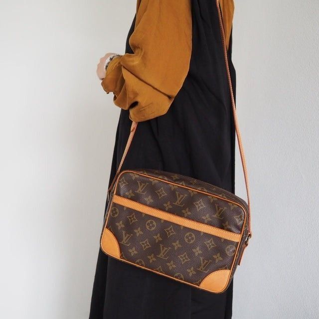 Louis Vuitton - Vintage Luxury Trocadero 27 Crossbody Bag - Free Shipping