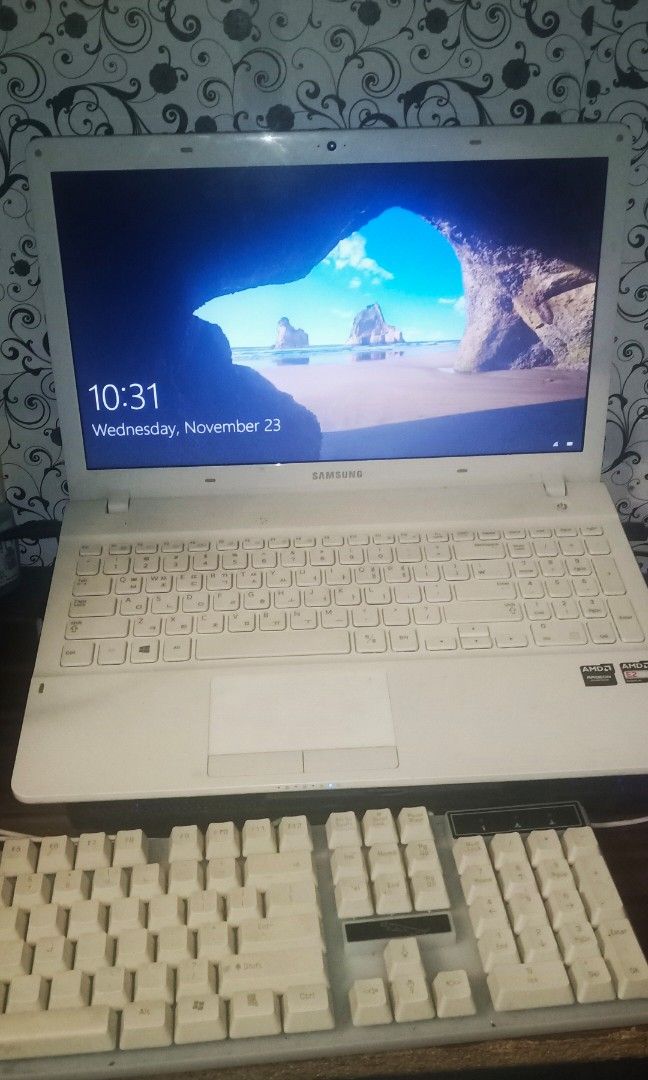 Samsung laptop, Computers & Tech, Laptops & Notebooks on Carousell