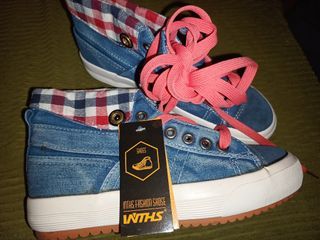 selling this shoes