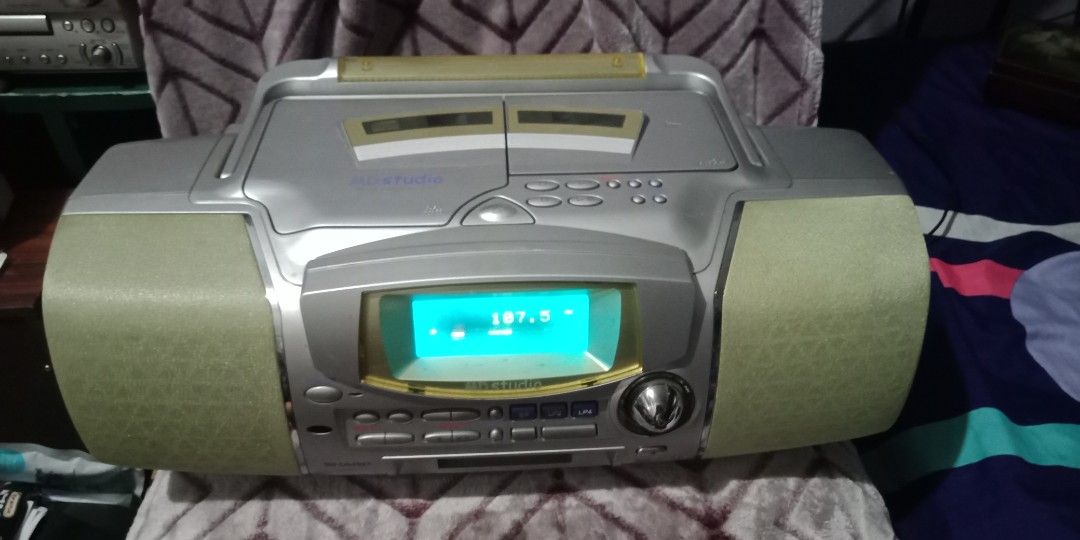 Sharp MD Studio (Category: Portable Music Players) located in Pasay City. Submitted by marineljapansurplus (Listing ID 1198773493, Image 2). Description: Sharp MD Studio (Silver) Model: MD-F150-Y Radio Tuner: Working 👍FM/AM - all station CD: Working 👍 MD/ Cassette: Error reading'Not playing ✊ Power Supply: 110v 30W 🔌 Price: ₱ 1200 Loc. Pasay City * Transformer available * - 50W @ ₱ 250 (compact size) HEAVY DUTY - 100W @ ₱ 380 - 350W @ ₱ 550.