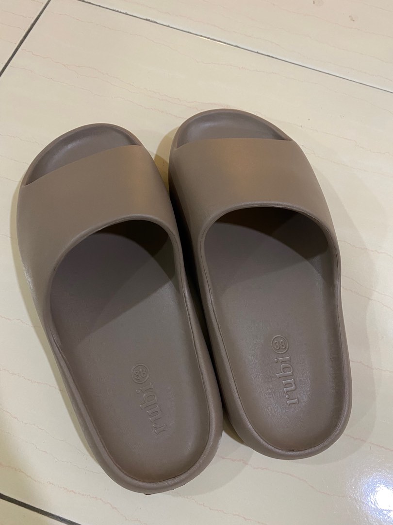 RUBI SLIDES , Men's Fashion, Footwear, Flipflops and Slides on Carousell