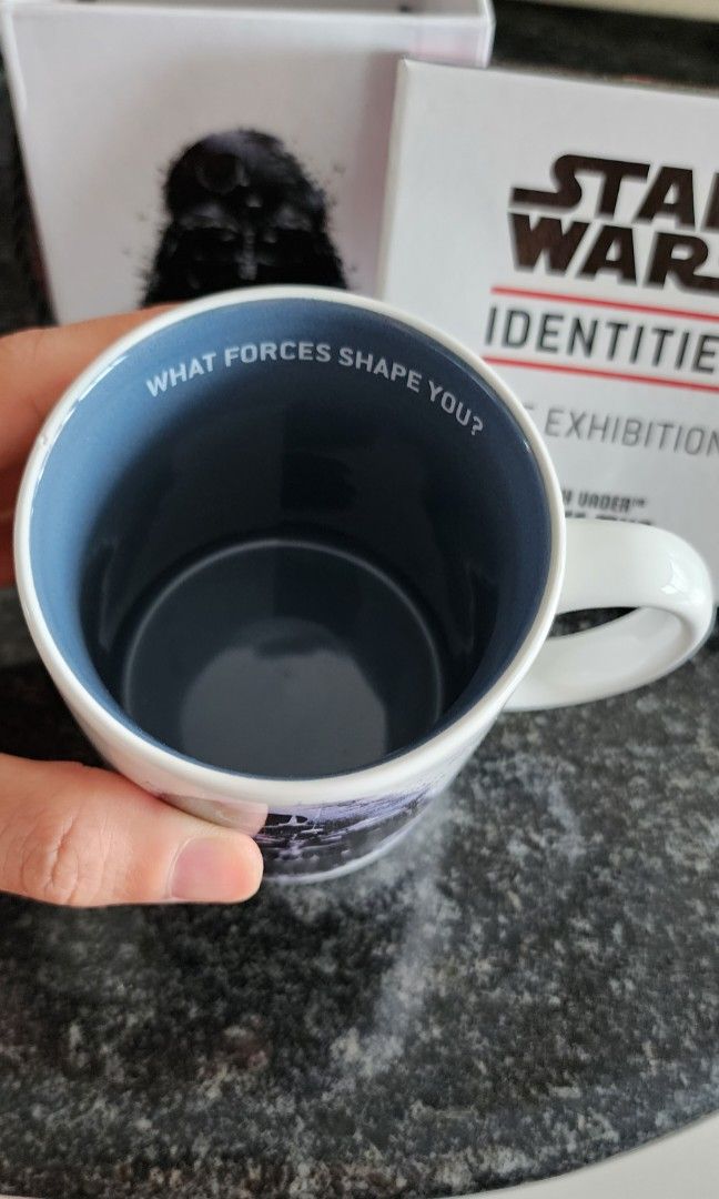 https://media.karousell.com/media/photos/products/2022/11/23/star_wars_darth_vader_coffee_m_1669175907_9f0e4e35_progressive.jpg