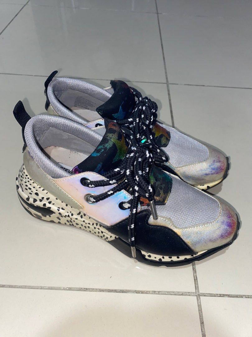 Steve Madden Cliff Holographic Sneakers Shoes Fesyen Wanita