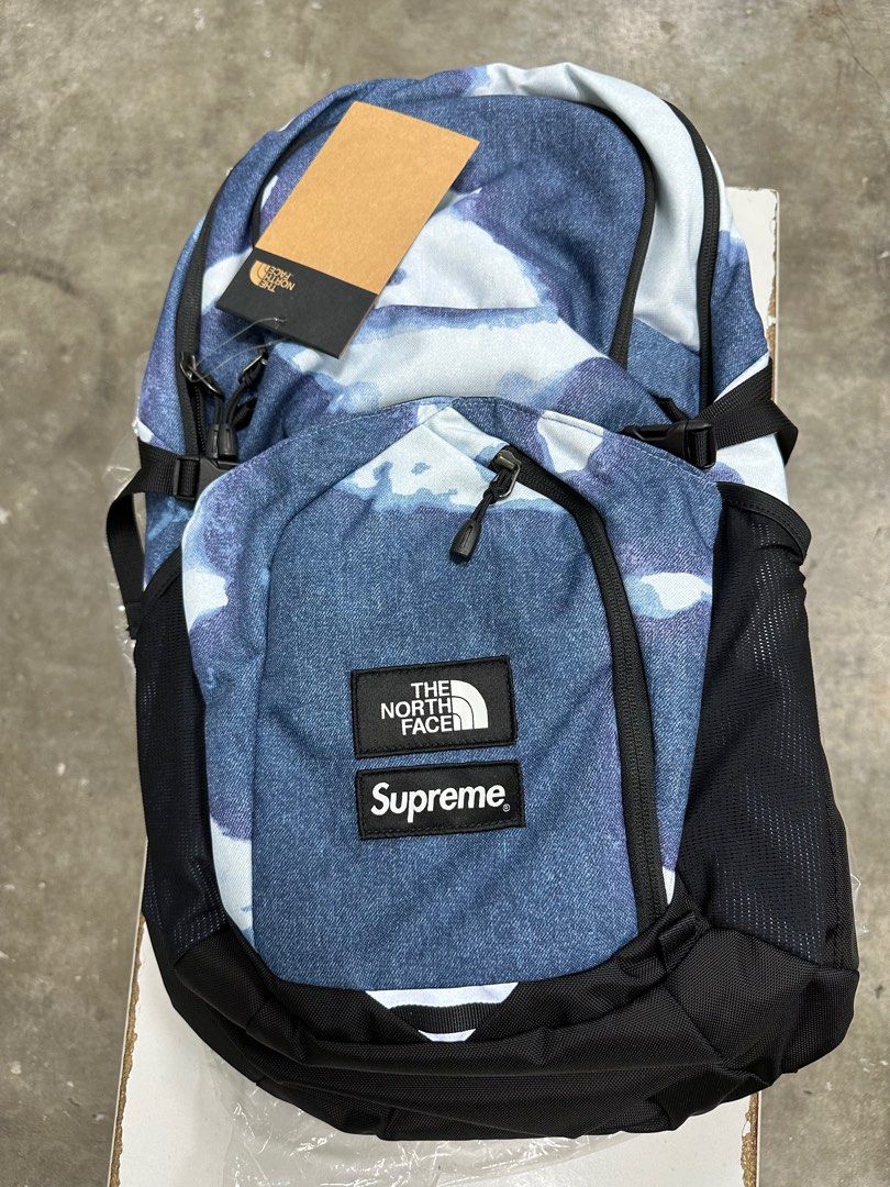 Supreme x the north face bleached denim print Pocono Backpack 藍色