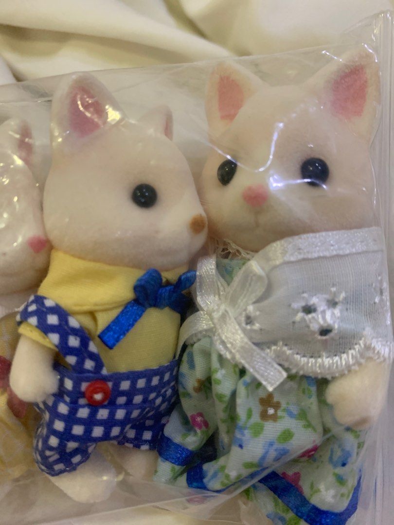 Sylvanian Families Silk Cat Family