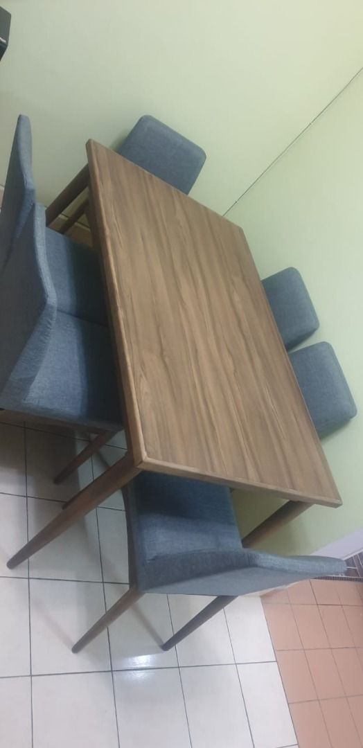 TABLE SET (Category: Tables & Sets) located in Kuala Lumpur. Submitted by jason160778 (Listing ID 1198811944, Image 1). Description: TABLE SET Condition new Price Negotiable Arrange own transport .