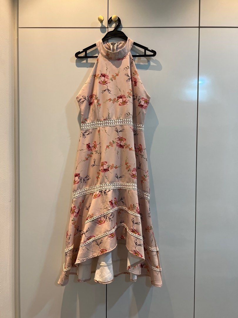 TLC That Lady s Closet Dusty Pink Floral Halter Neck Asymmetric Hem Dress