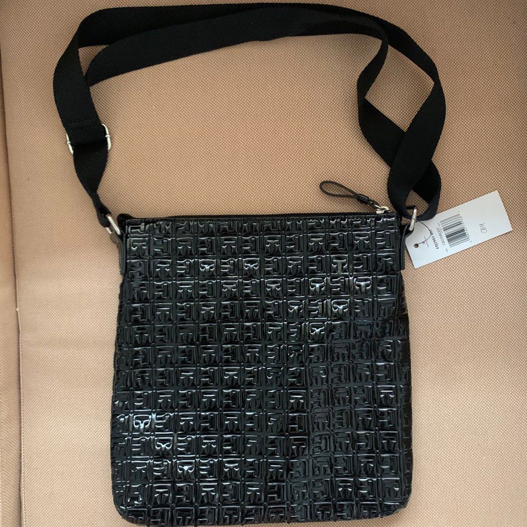 Tommy Hilfiger Black Sling Bag (Category: Luxury Bags & Wallets) located in Taytay. Submitted by ccarci (Listing ID 1198711290, Image 2). Description: No paperbag.