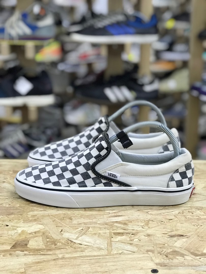 Harga retail vans best sale checkerboard