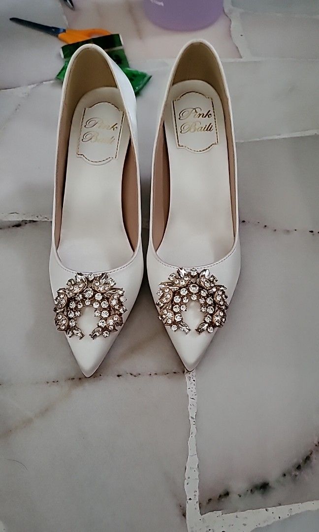 Wedding shop shoes design