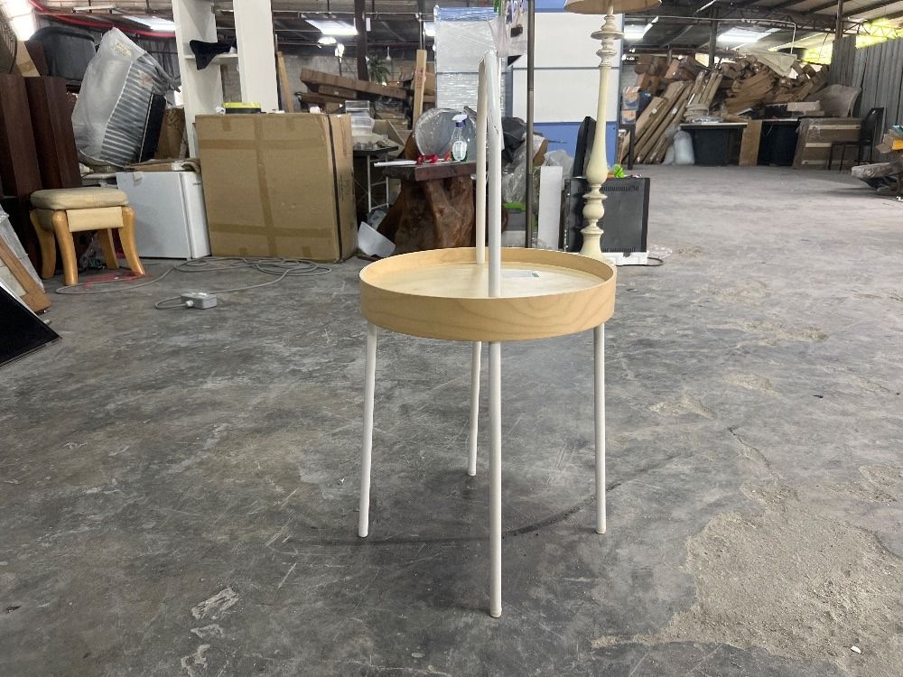 Wooden Frame Side Table White Colour / Bingkai Kayu Meja Sisi Warna