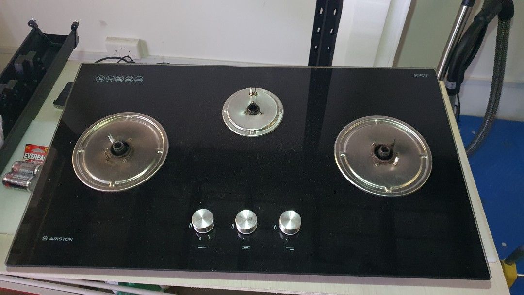 ARISTON GAS HOB, TV & Home Appliances, Kitchen Appliances, Hobs & Hoods