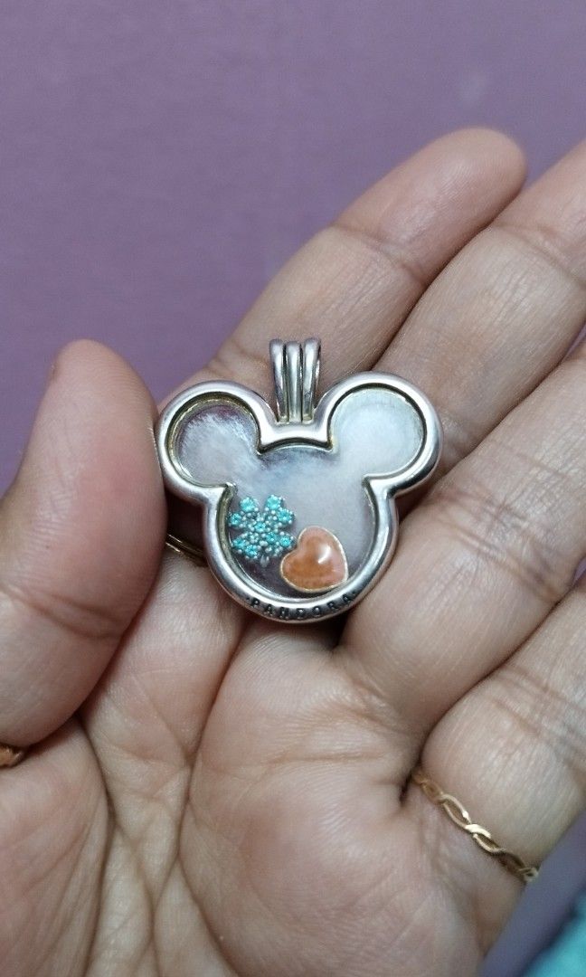 Mickey floating locket pandora top