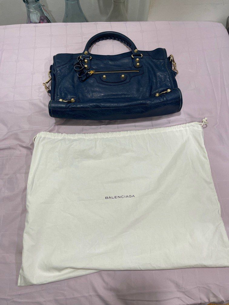 Balenciaga bag battle: mini neo vs mini city, review, what fits