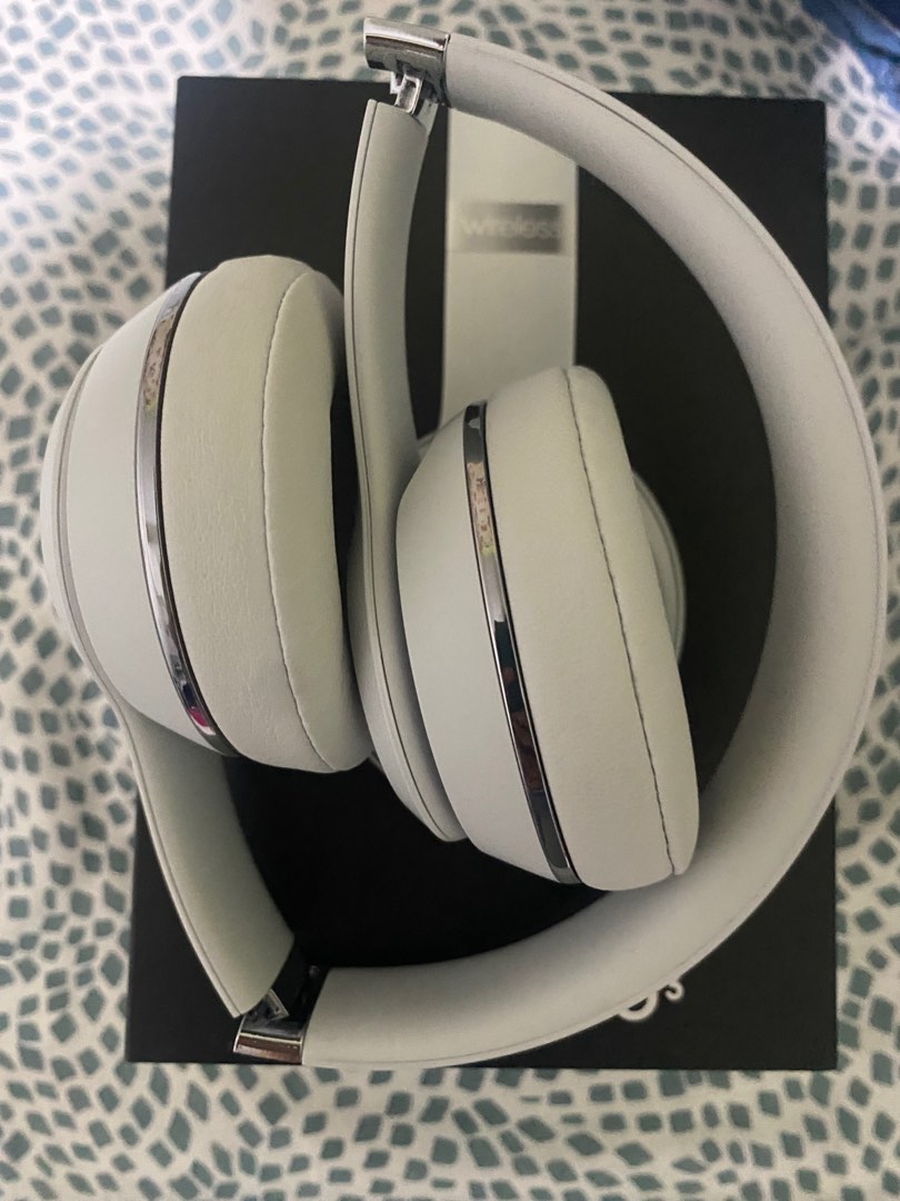 Beats solo 3, Audio, Headphones & Headsets on Carousell