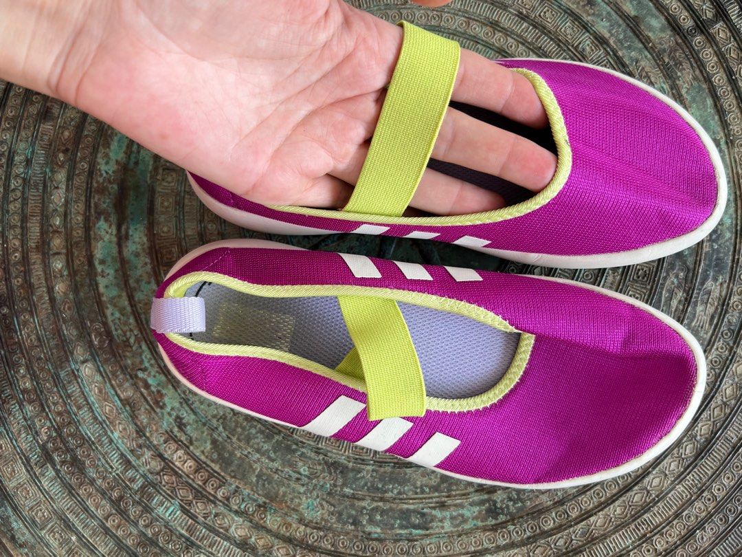 Girls adidas shop shoes size 2
