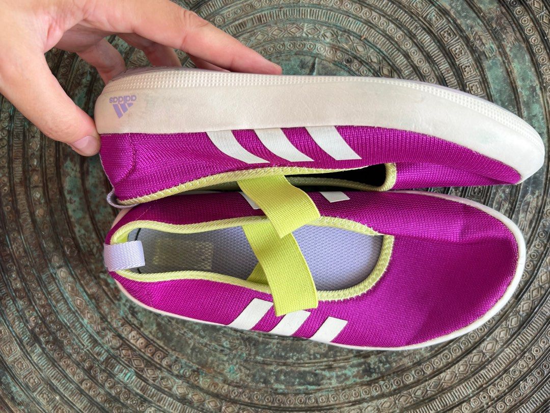 Girls adidas store shoes size 3