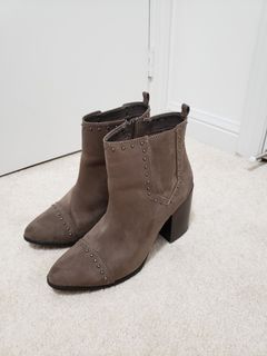 Brown color Sued  boota
