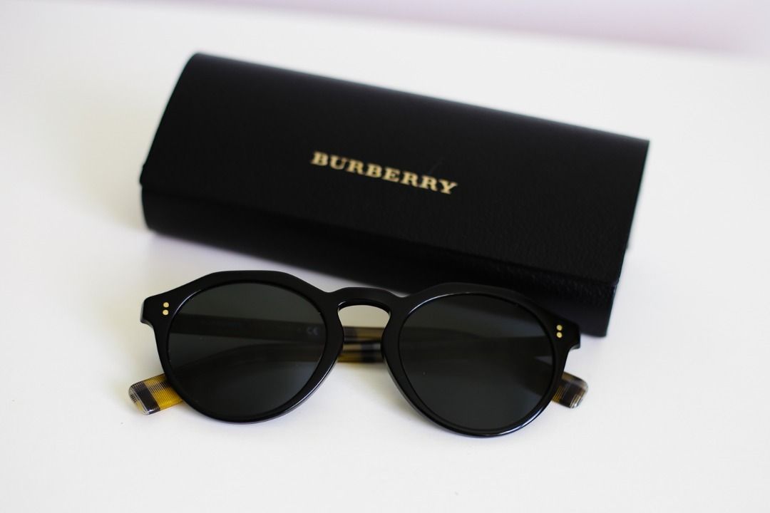 Burberry deals 4280 zip