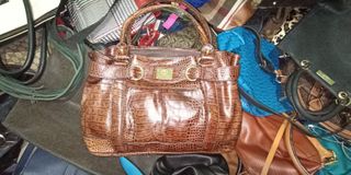 (Category: ) located in . Submitted by eniryaz_89 (Listing ID 1198984302, Image 1). Description: .