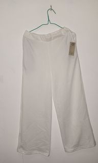 Celana scuba white