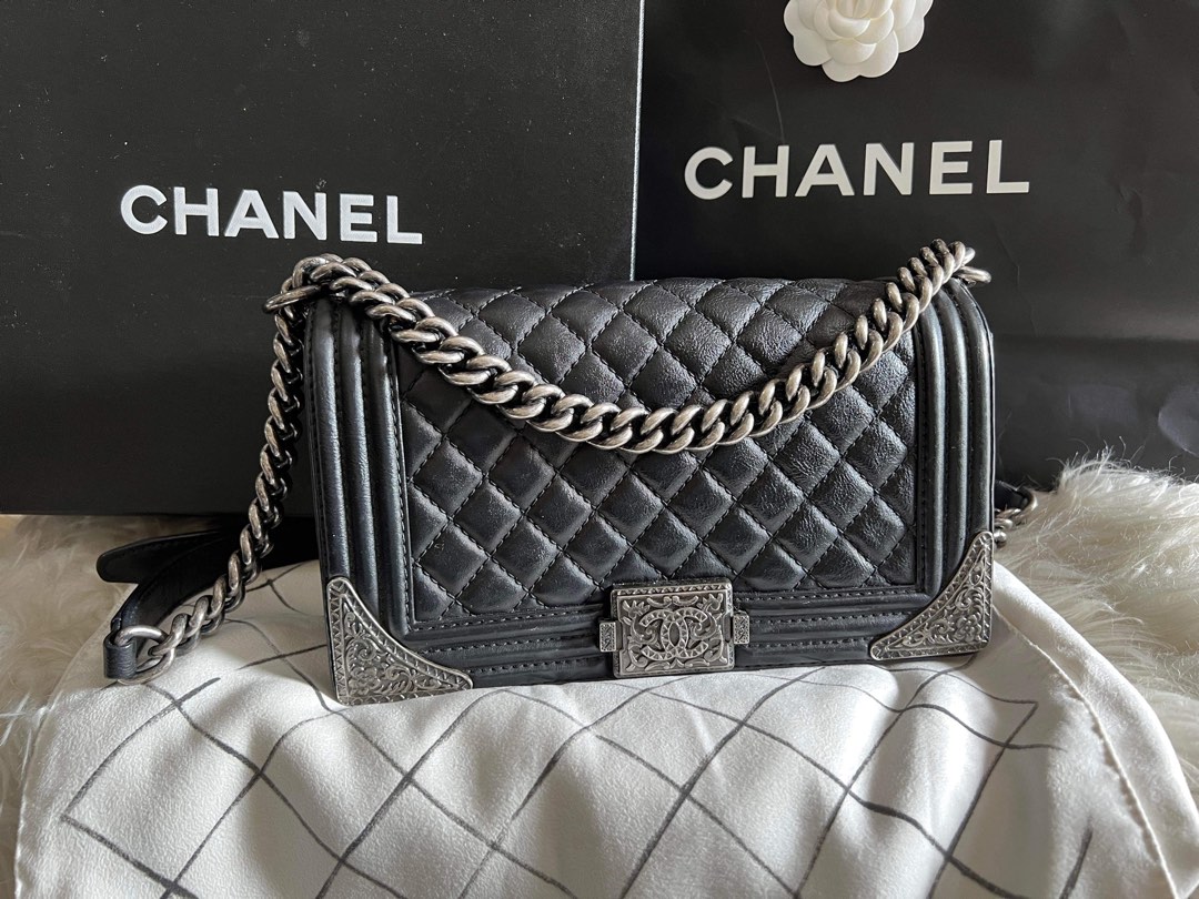 Chanel boy calfskin Come with dust bag box pepper bag Luxury