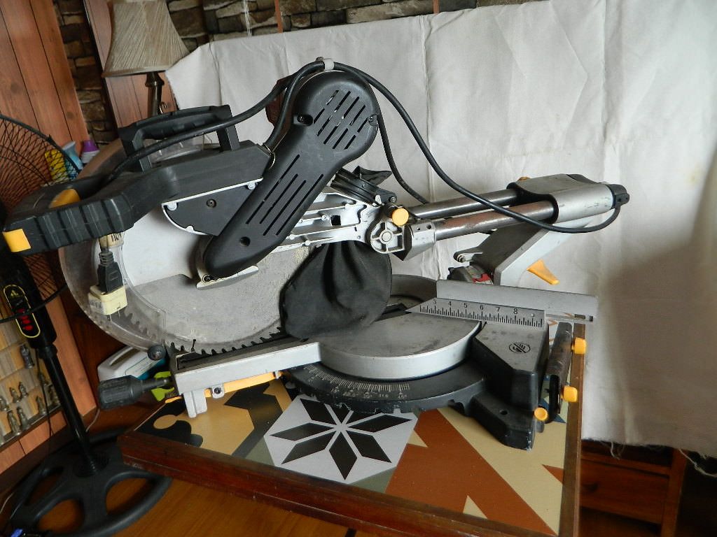 Chicago electric 12 double bevel sliding compound miter saw discount