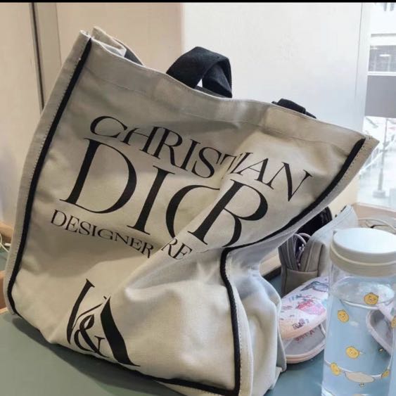 V&a dior hotsell sketch tote bag