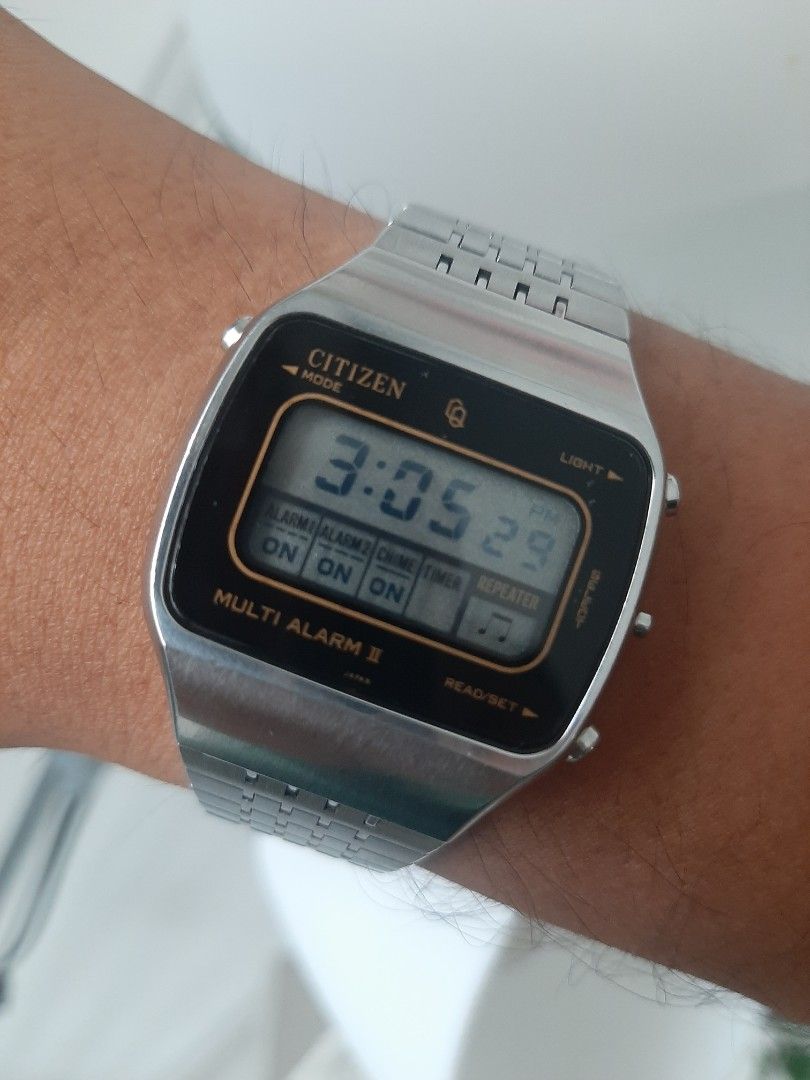 Multi alarm watch store