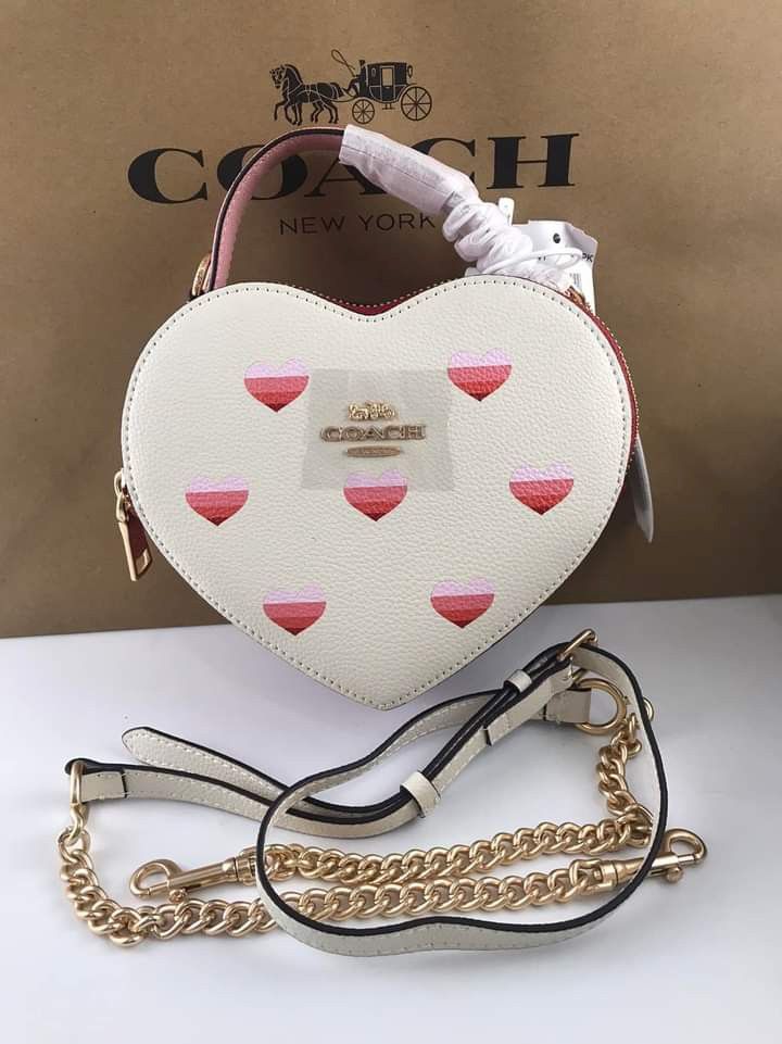 Coach Heart Crossbody Bag White, Women's Fashion, Bags & Wallets, Cross-body  Bags on Carousell