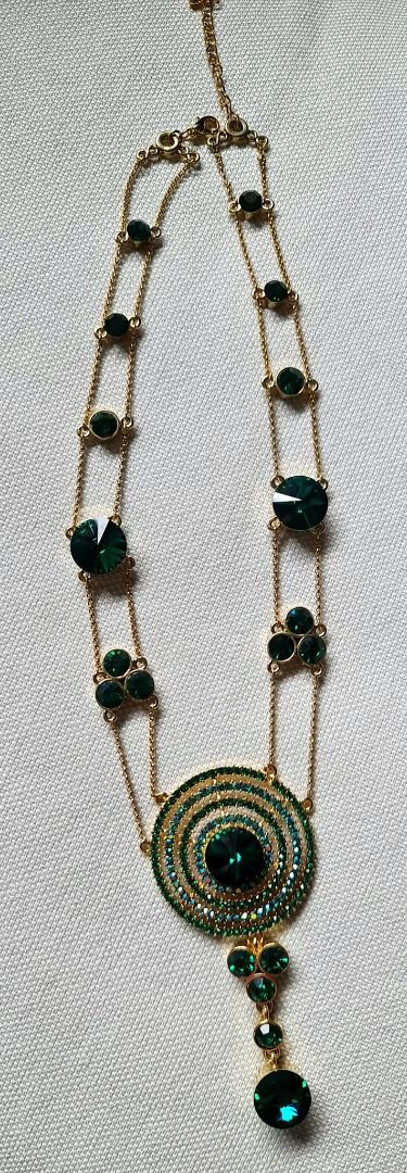 Emerald costume necklace store