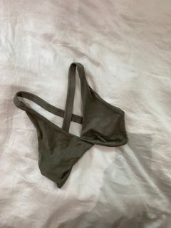 (Category: ) located in . Submitted by upcycle.affair (Listing ID 1198913948, Image 1). Description: .