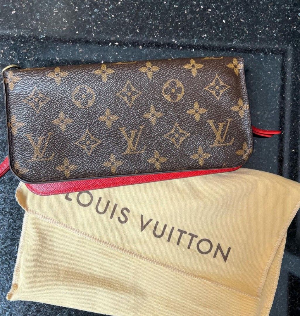 Dompet louis vuitton, Barang Mewah, Tas & Dompet di Carousell