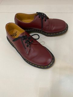 Dr Martens Low Cut Cherry Authentic