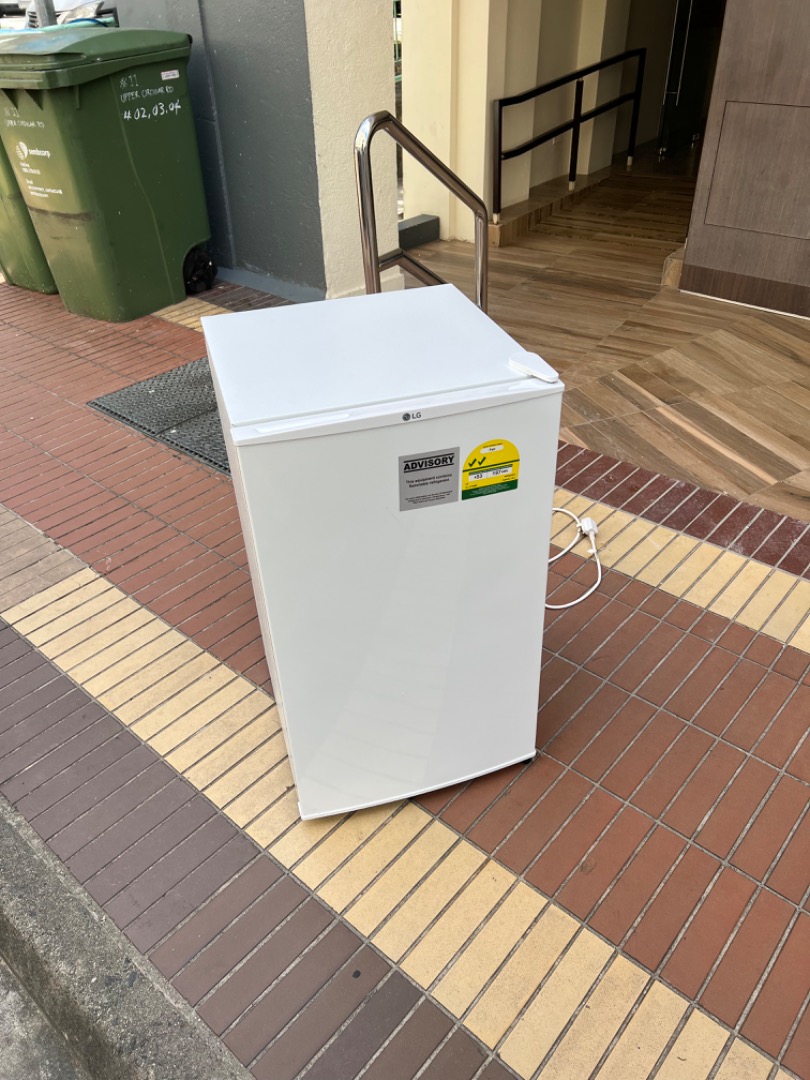 ★free deliver★home use mini bar fridge refrigerator with freezer part