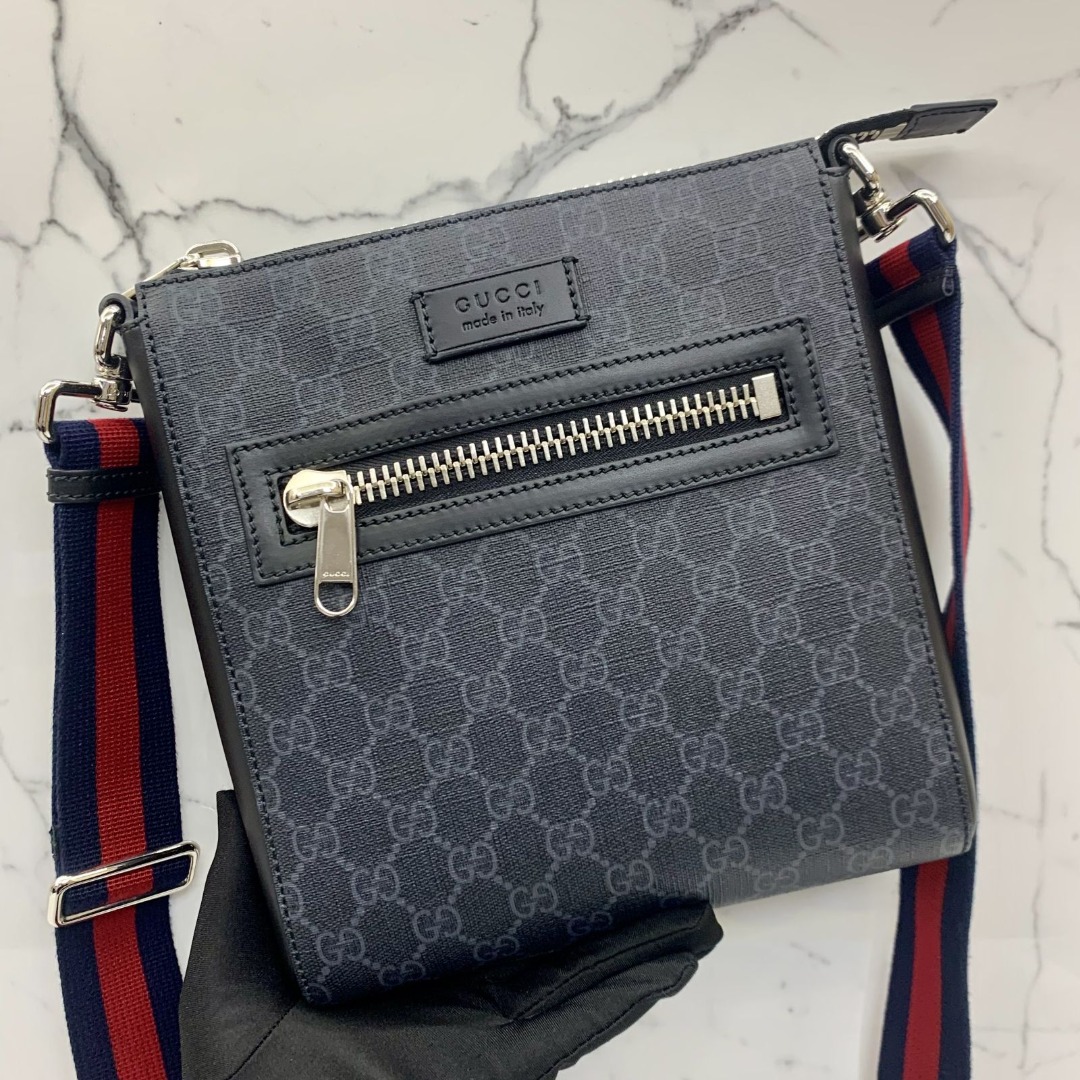 Gucci 523599 2025
