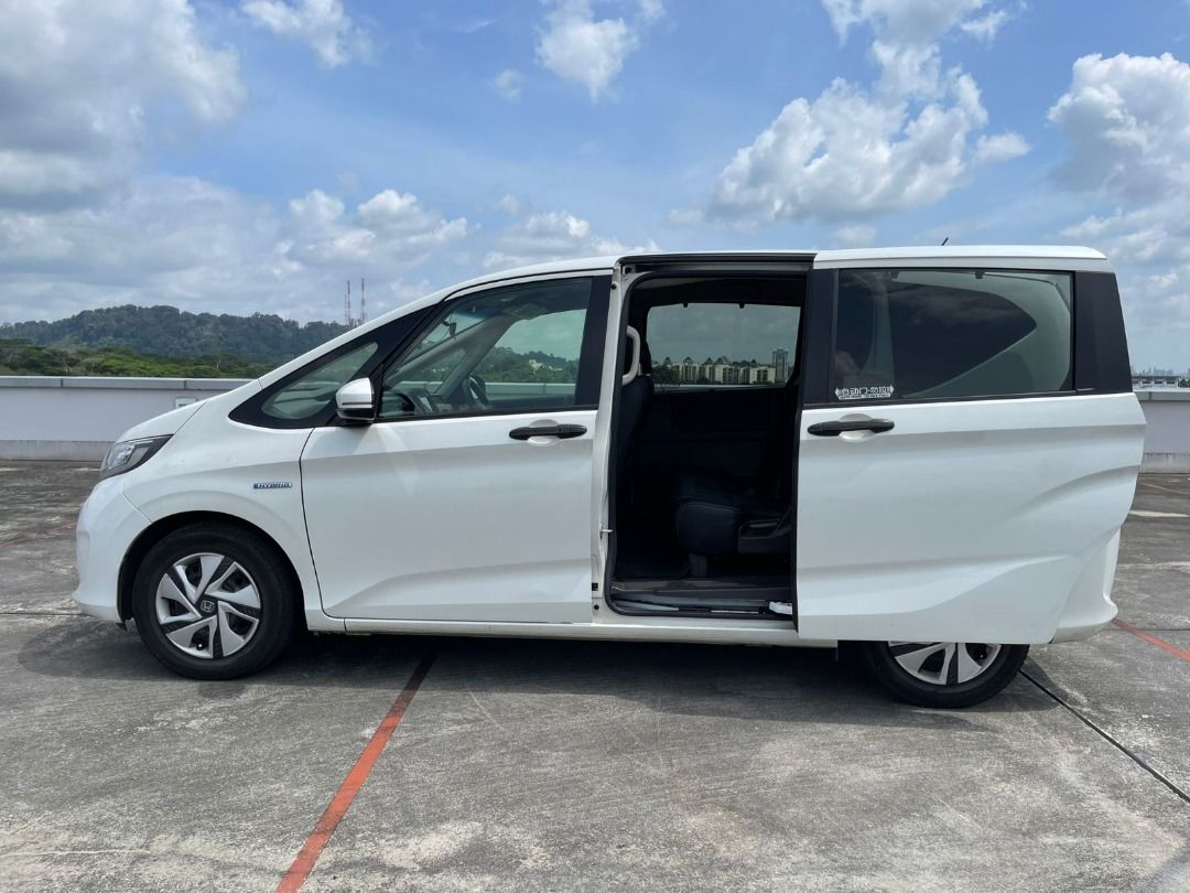 HONDA FREED HYBRID DUALPOWERED DOOR CHEAP CAR RENTAL PROMO!GOFLEET