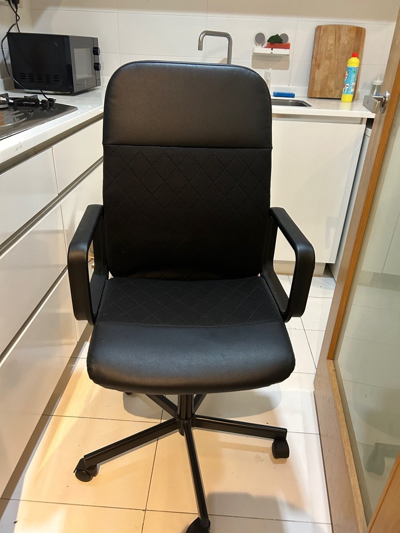 IKEA RENBERGET OFFICE SWIVEL CHAIR BLACK WITH WHEELS, Furniture & Home