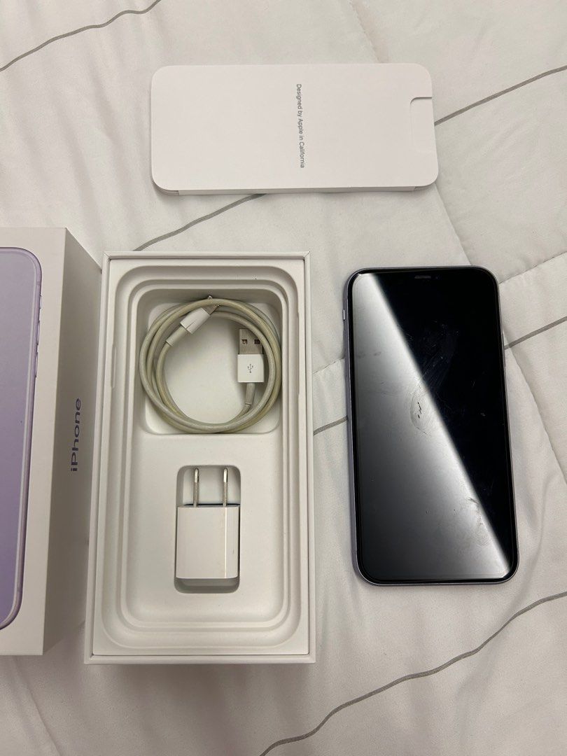 iPhone 11 128gb (Category: iPhone 11 Series) located in Cebu City. Submitted by beeshops (Listing ID 1198997234, Image 2). Description: Slight scratches on screen Comes with box and charger Face ID & True Tone working Battery Health: 78%.