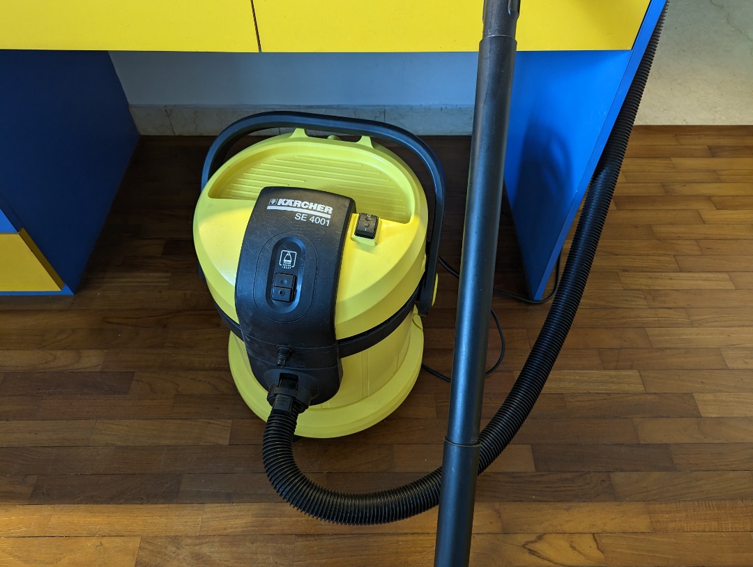 Karcher SE 4001 Floor and Carpet/Fabric Furniture Vacuum Cleaner