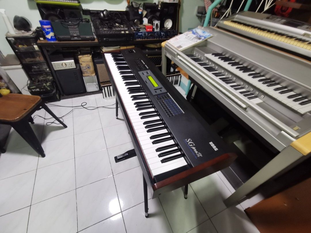 sg pro x stage digital piano, Hobbies & Toys, Music & Media