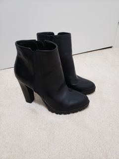 La chateau brand boots