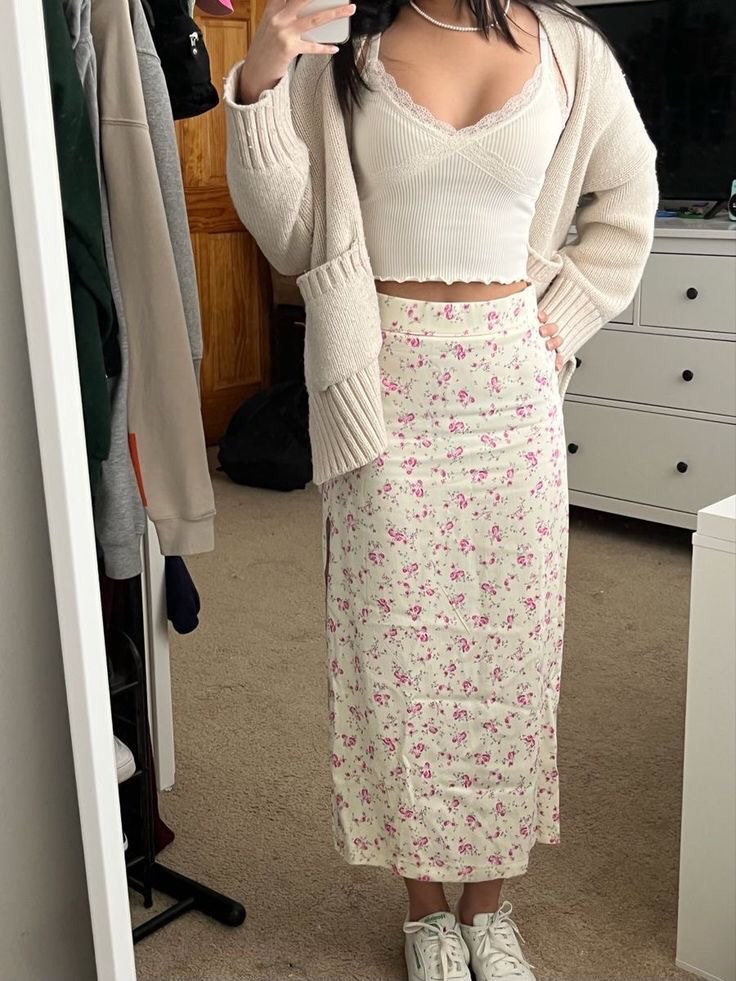 LF: Maxi skirt without slit, Women's Fashion, Bottoms, Skirts on Carousell